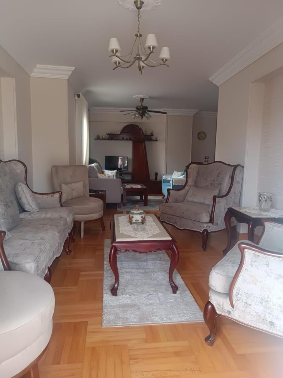 Luxury In Laurent Alexandrie